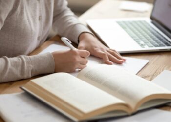 top custom essay websites